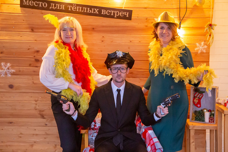 Новогоднее украшение зала для корпоратива в Костроме